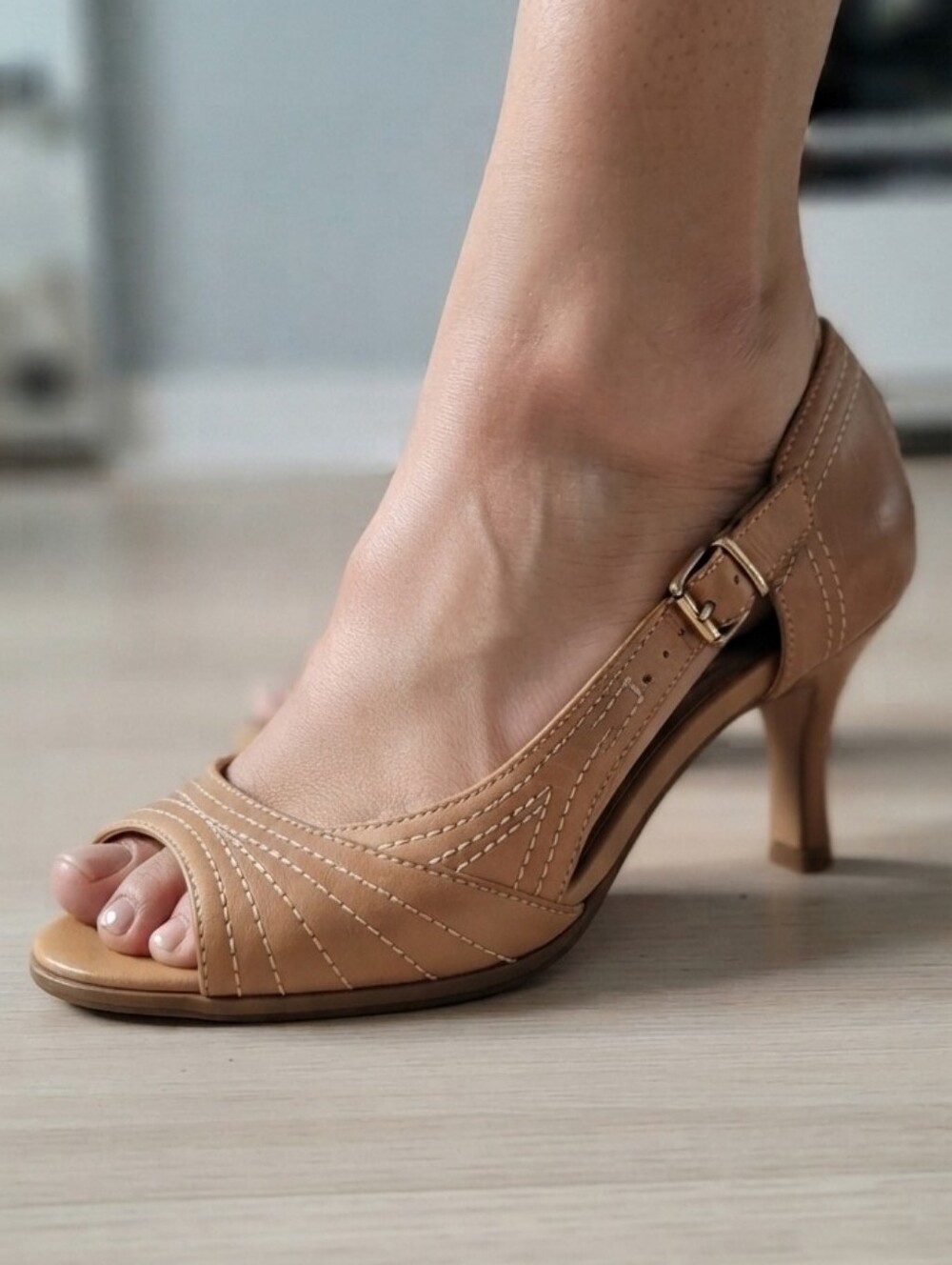 Canela Hush Puppies Leather Heels  Size 5M